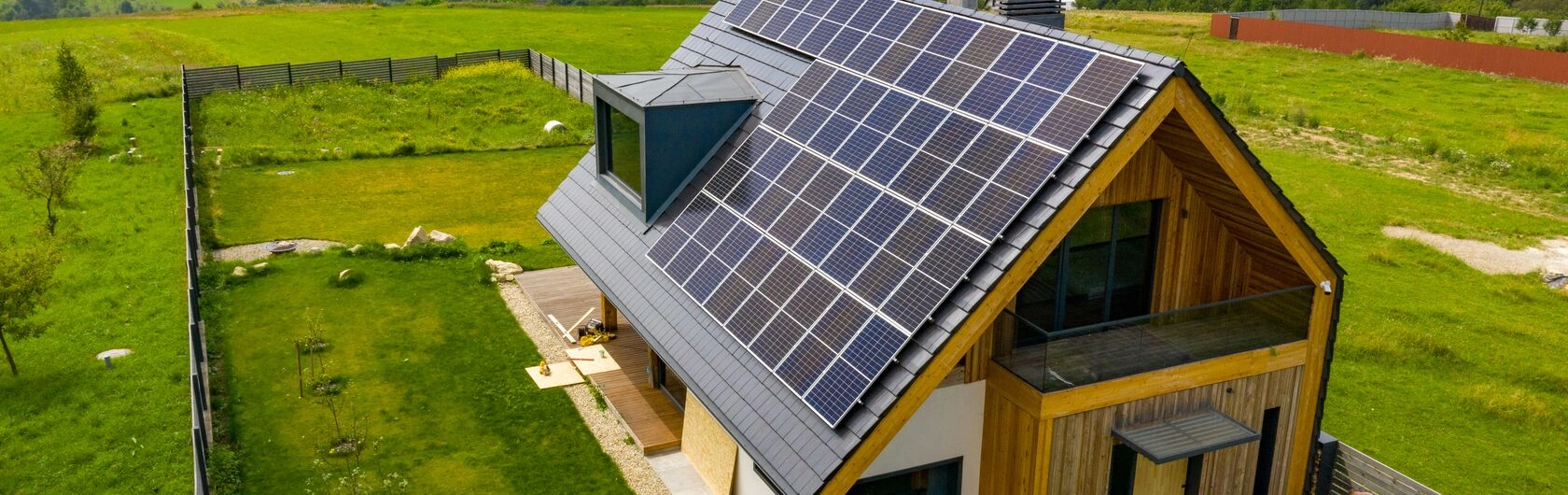 Haus auf dem Land mit Solar